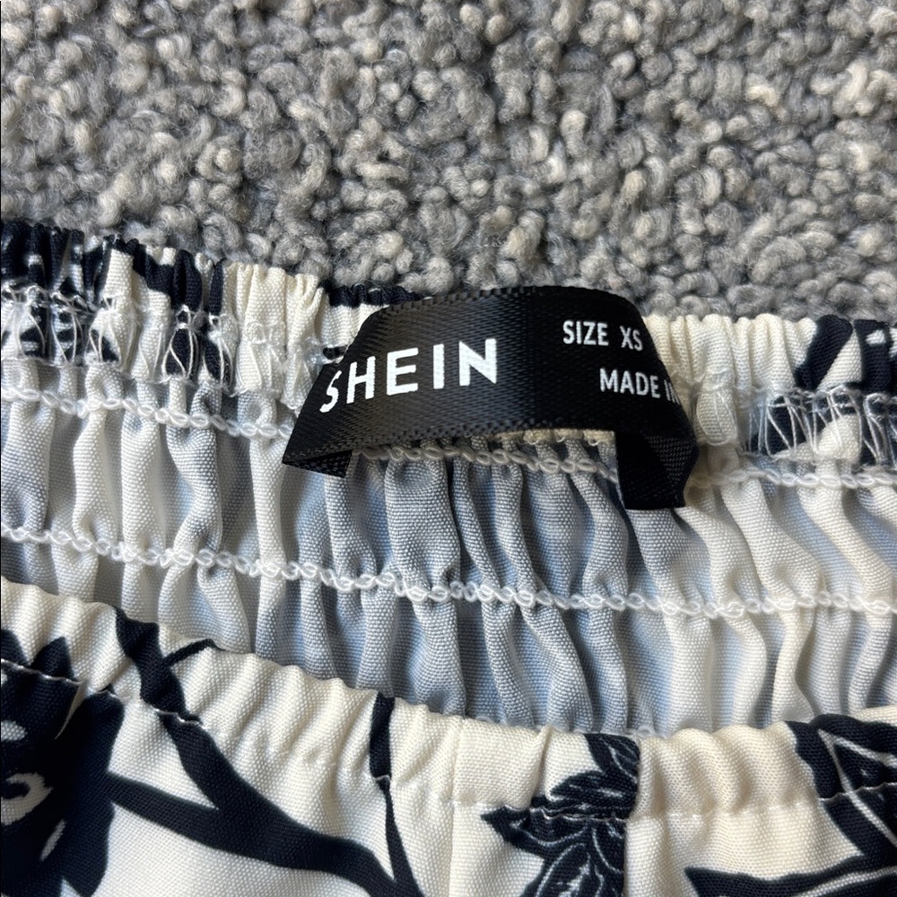 SHEIN Blouse - Picture 2 of 6